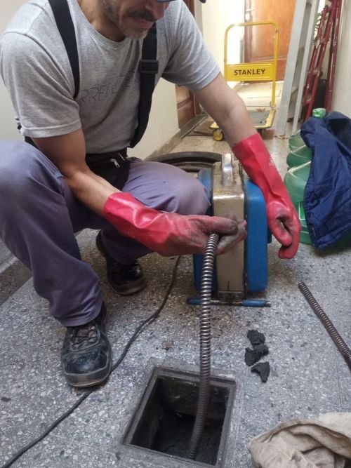 Destapaciones pluviales en patios, terrazas y balcones